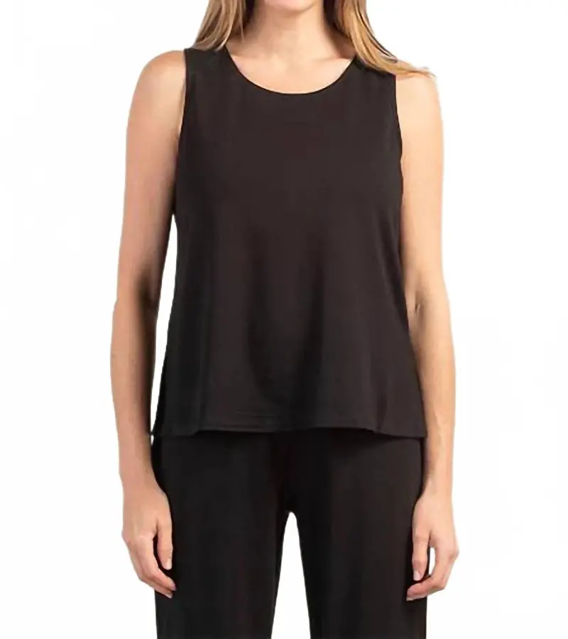 Core Travel Tank Top In Black 1