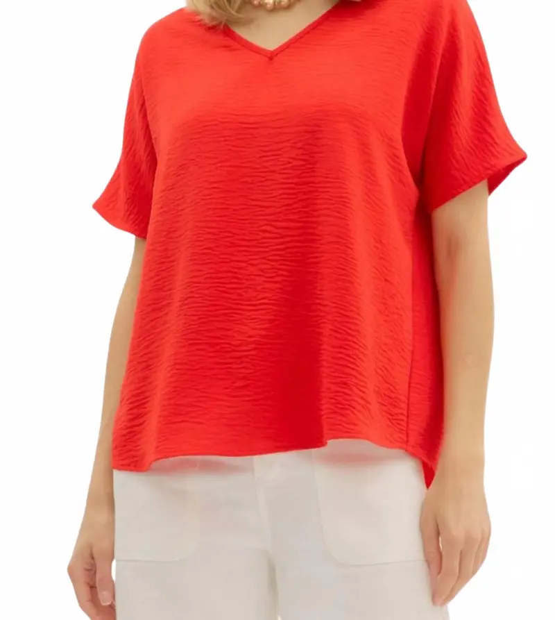 Dana V-Neck Short Sleeve Pullover Top In Red 1