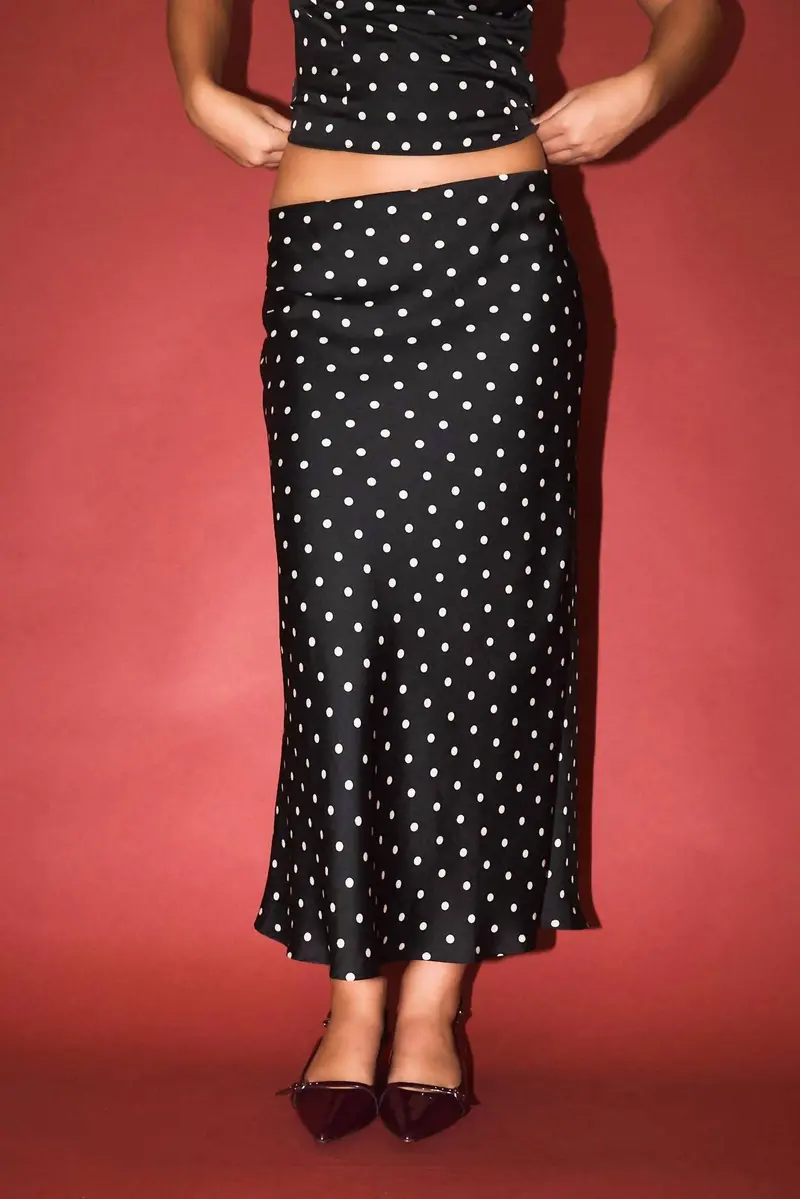 Dreamy Dot Mid Rise Maxi Skirt In Black 1