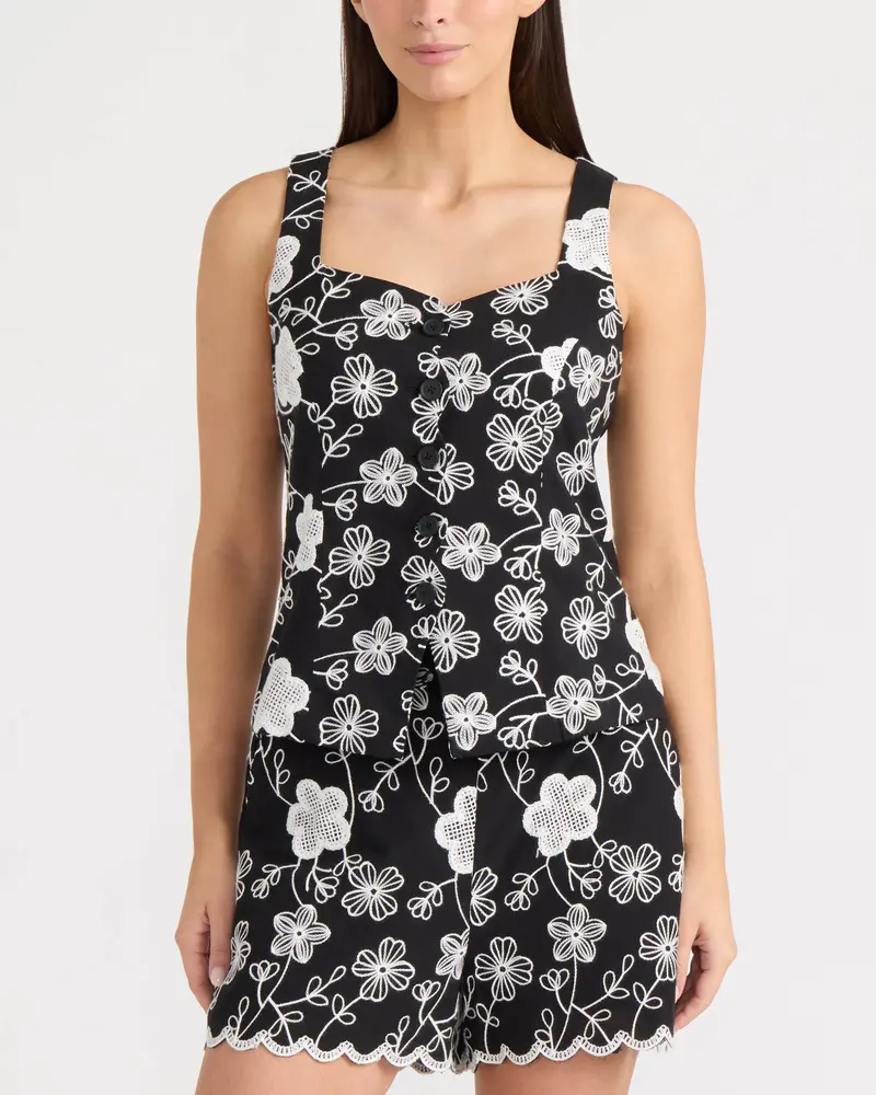Ellen Tracy Women’S Embroidered Scallop Vest 1