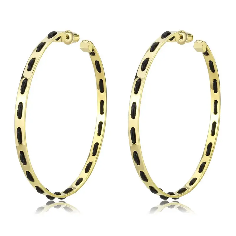 Gold Brass Earrings With No Stone 1
