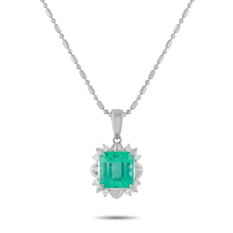 Lb Exclusive Platinum 0.16Ct Diamond And Emerald Pendant Necklace Mf256-041426 1