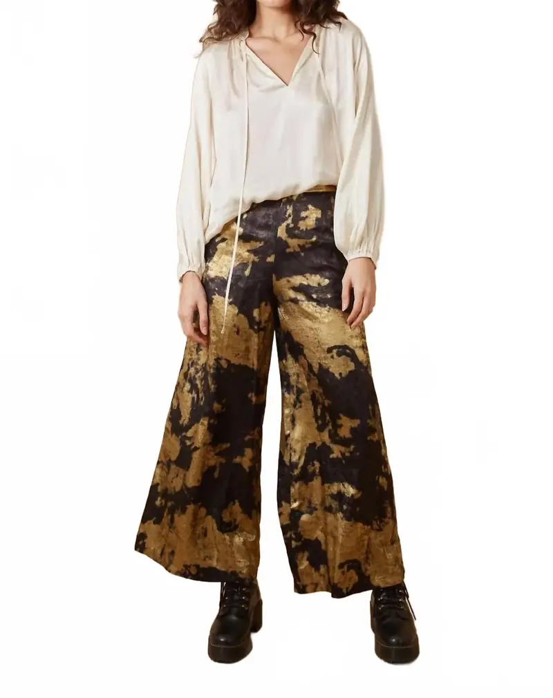 Loretta Flared Trousers In Black/Gold 1