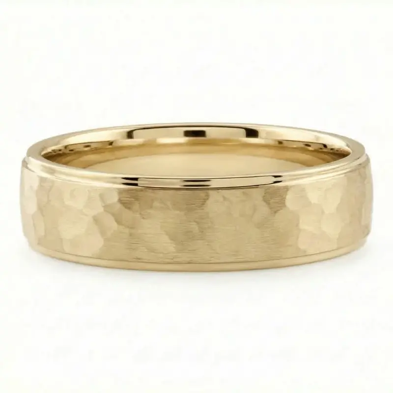 Men’s Hammered Texture Wedding Band in 14K Gold – Brushed Finish