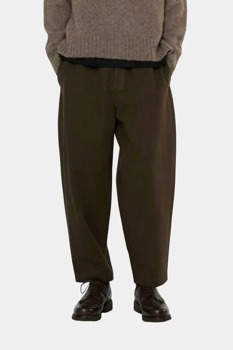 Signature Elastic Pull-Up Trousers In Taupe Brown 1