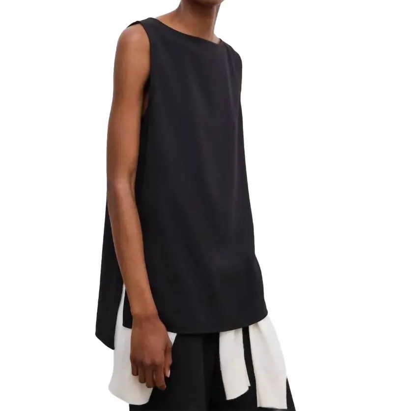 Sleeveless Crepe Top In Black 1
