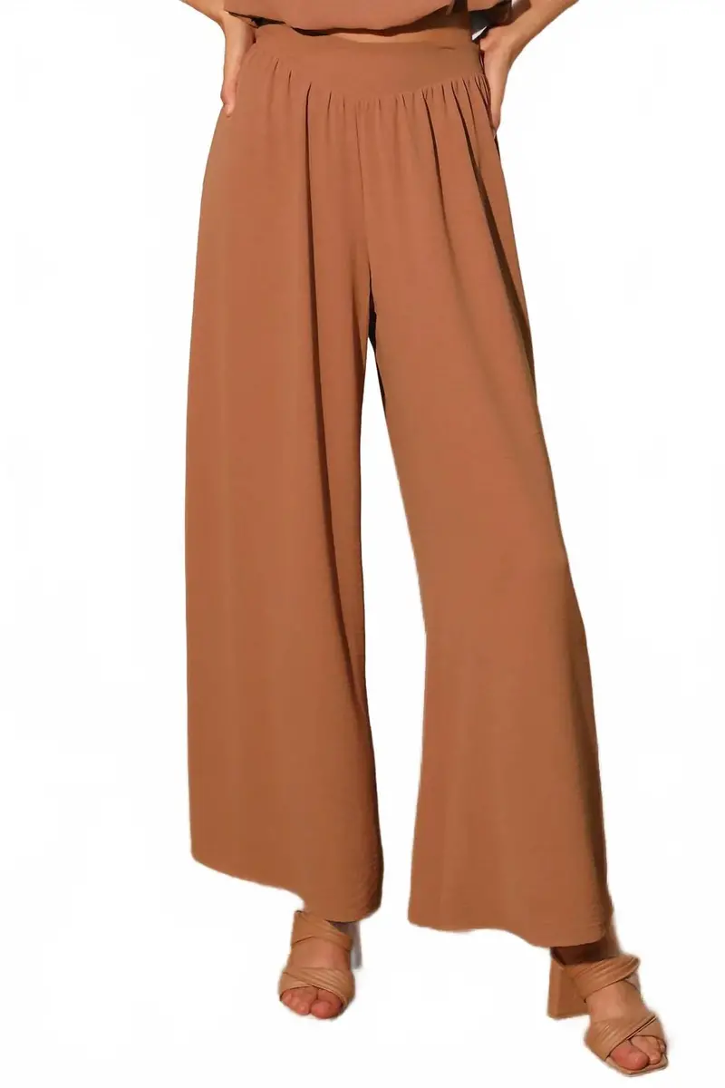 Solid Wide Legged Pants In Mocha 1