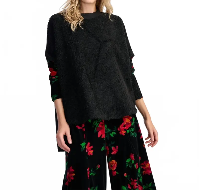Spotlight Boucle Top In Roses 1