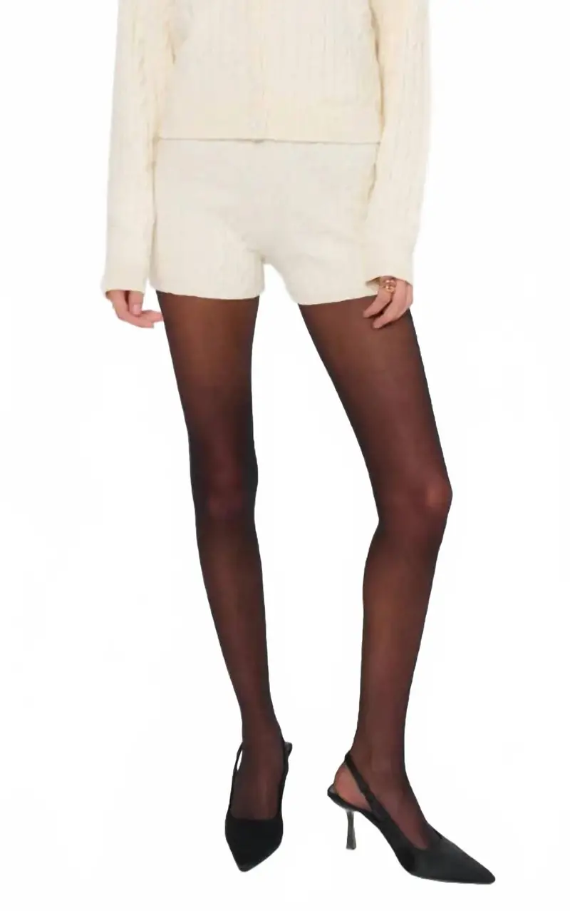 Throw On Shorts In Snow Cable Knit 1