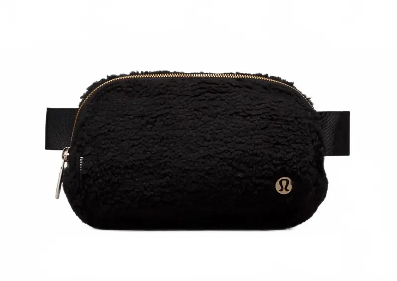 Unisex Everywhere Fleece Belt Bag In Black/ Gold 1