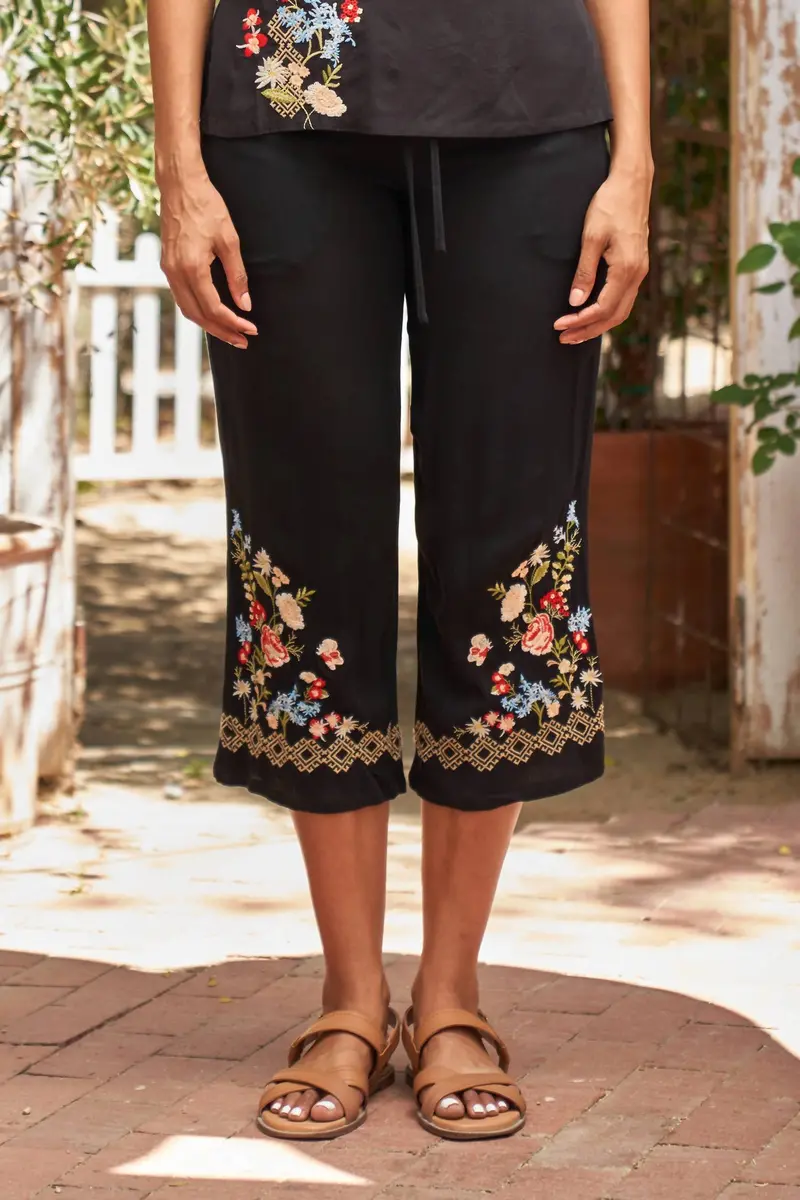 Viscose Embroidered Crop Pant In Black 1