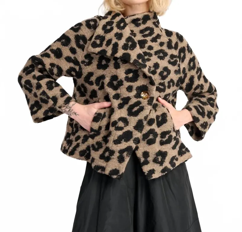 Wildcard Cozy Jacket In Leopard 1