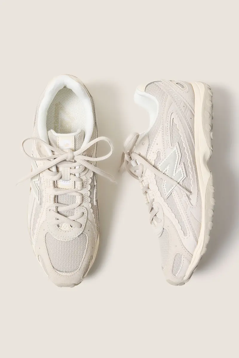 Women's 204 Sneakers 2