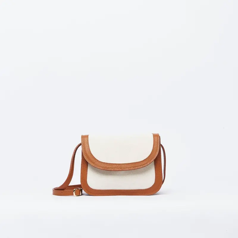 Women's Leather Crossbody Bag In Caramel 1