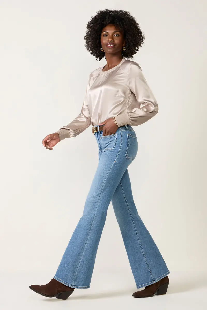Women's Legs Flare Patch Pocket Jean 1