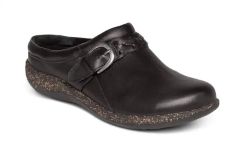 Women's Libby Comfort Clogs - Wide In Black 1