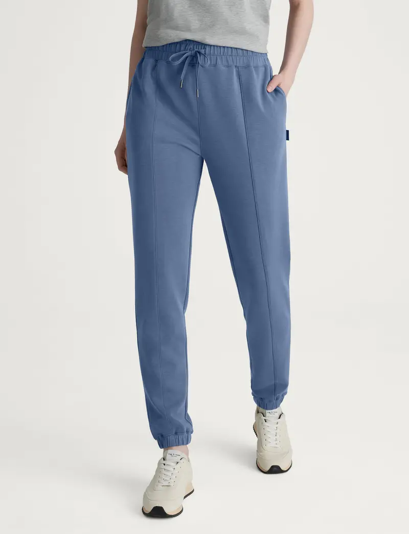 Women's Luxe Traveler Knit Jogger Pants 1