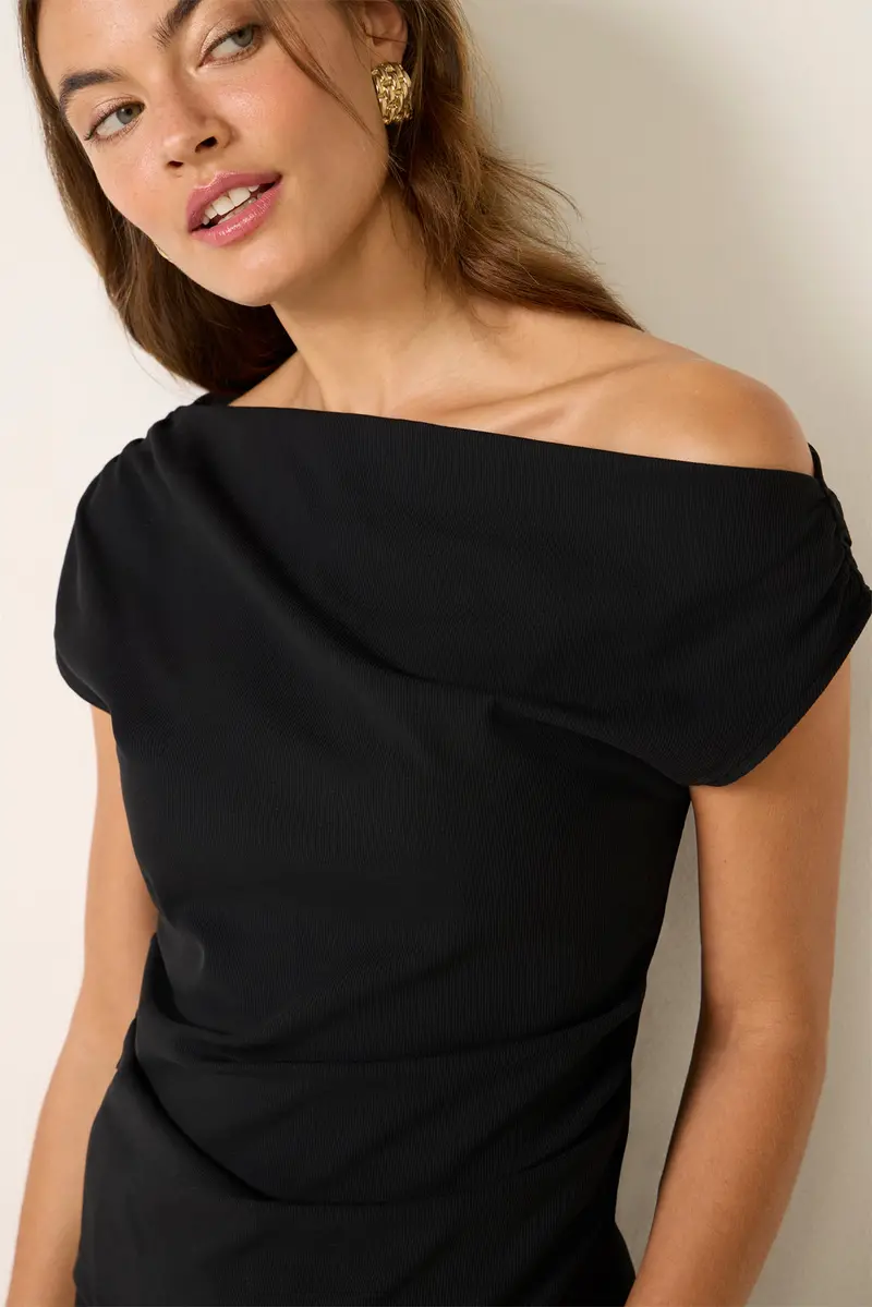 Women's Off The Shoulder Ruched Top 1