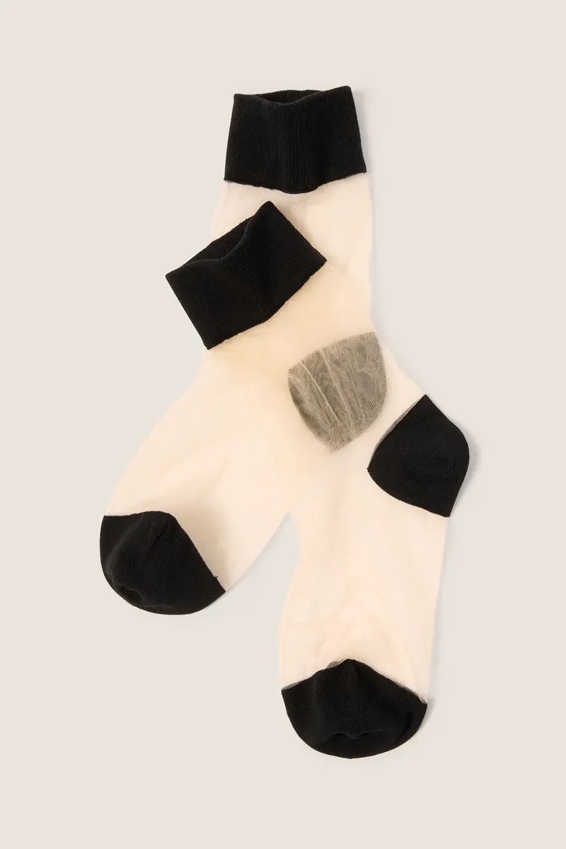 Women's Sheer Sock 1