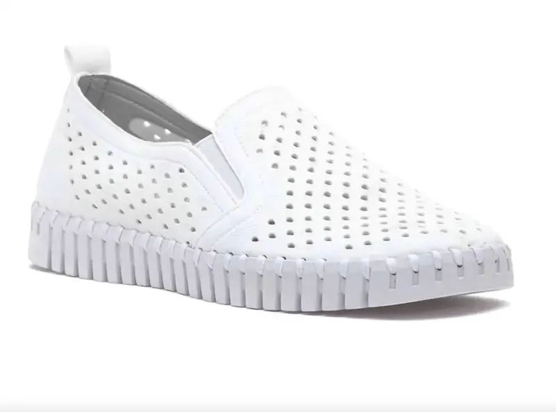 Women's Tulip 140 Slip-On Shoes In White 1