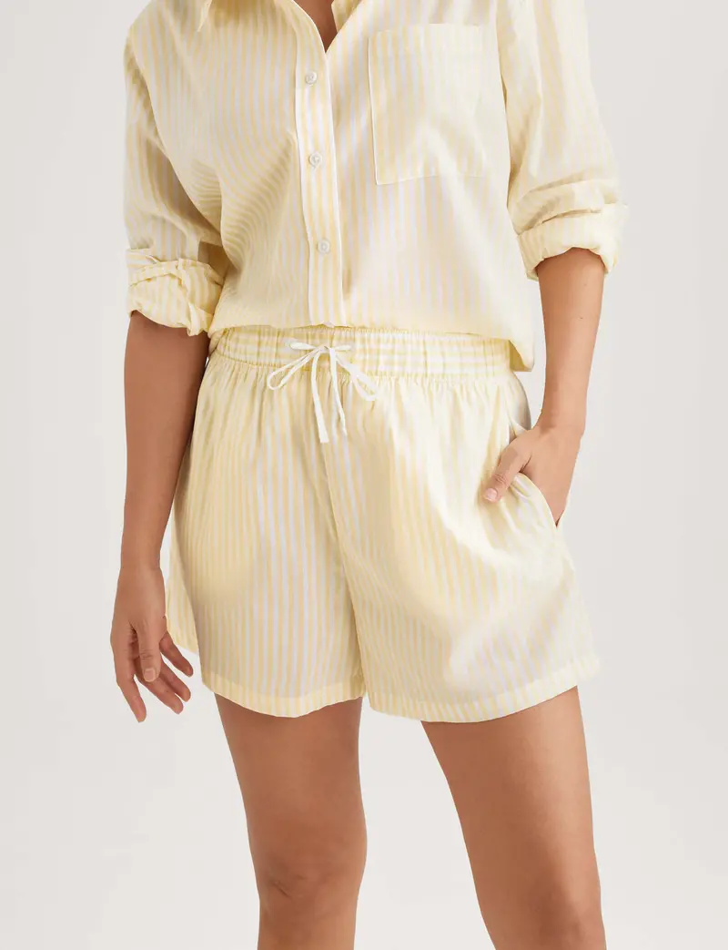 Women's Woven High Rise Short 1